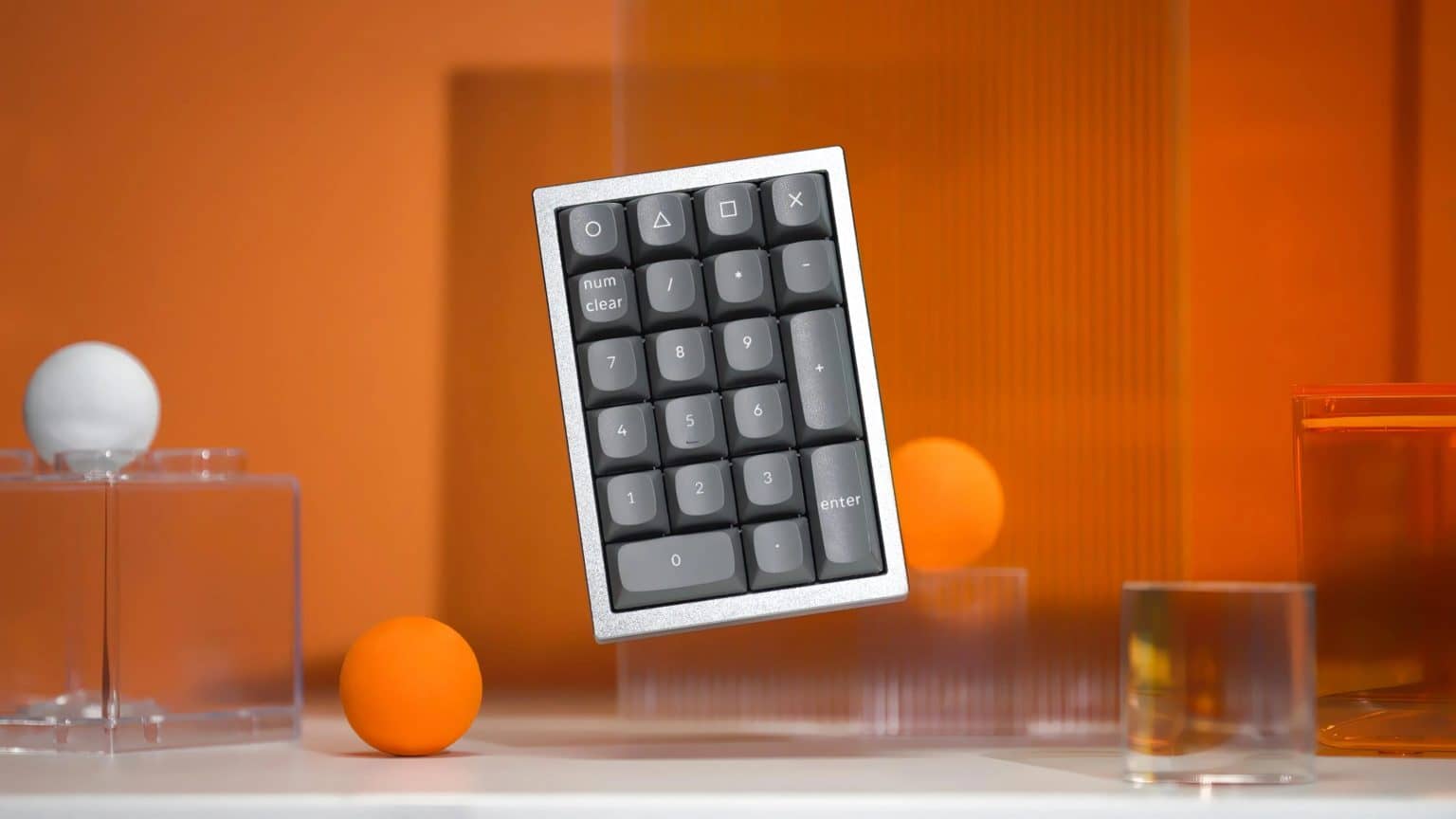 Keychron Q0|マクロパッドにもなる有能高級テンキーが日本発売 6 keychronq0 hero4 1536x864 1