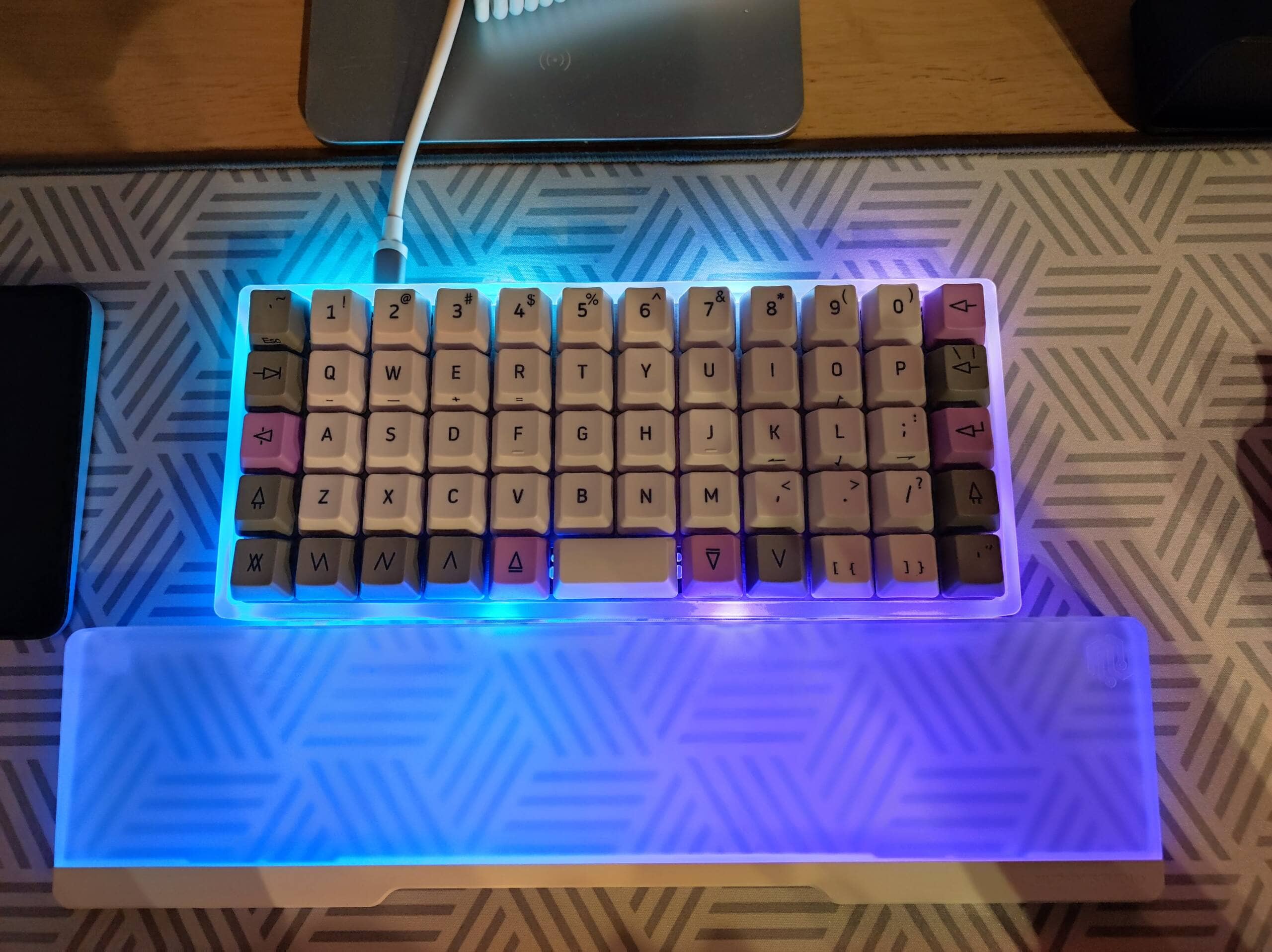 New Acrylic Palm Rests from NuPhy! Now available in a total of 12 colors! 21 Preonic 13 scaled