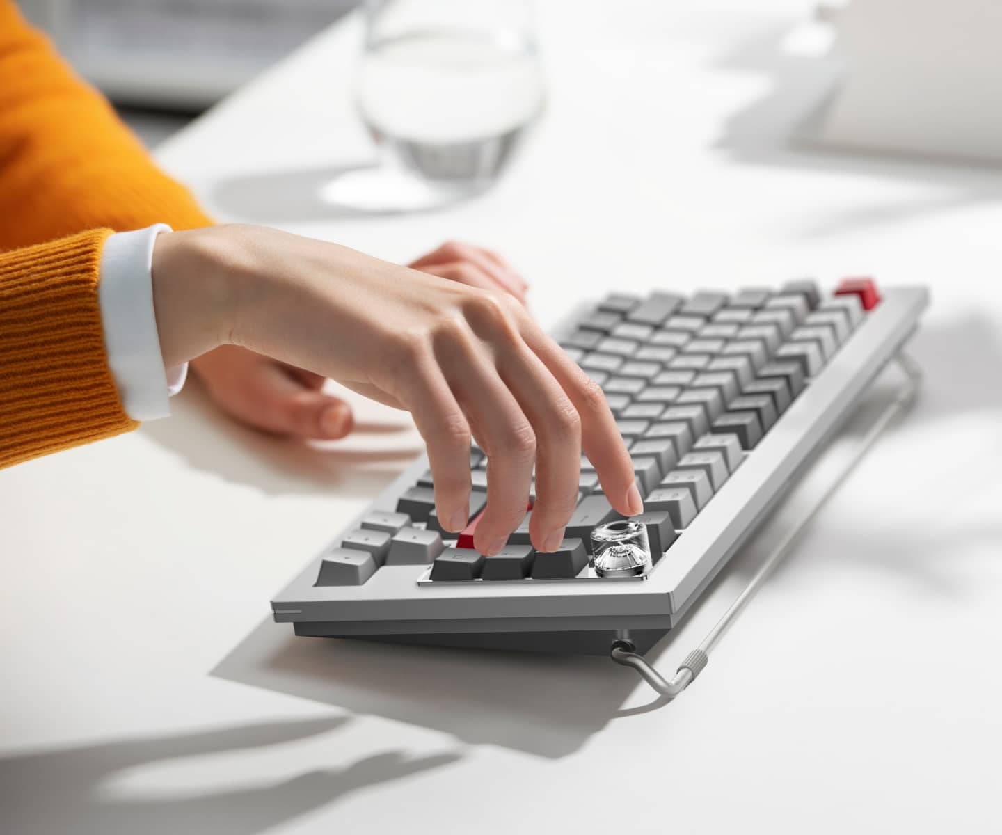 OnePlusからKeychronと共同開発したキーボード「OnePlus Featuring Keyboard 81 Pro」が発表される 15 design2 pad 1