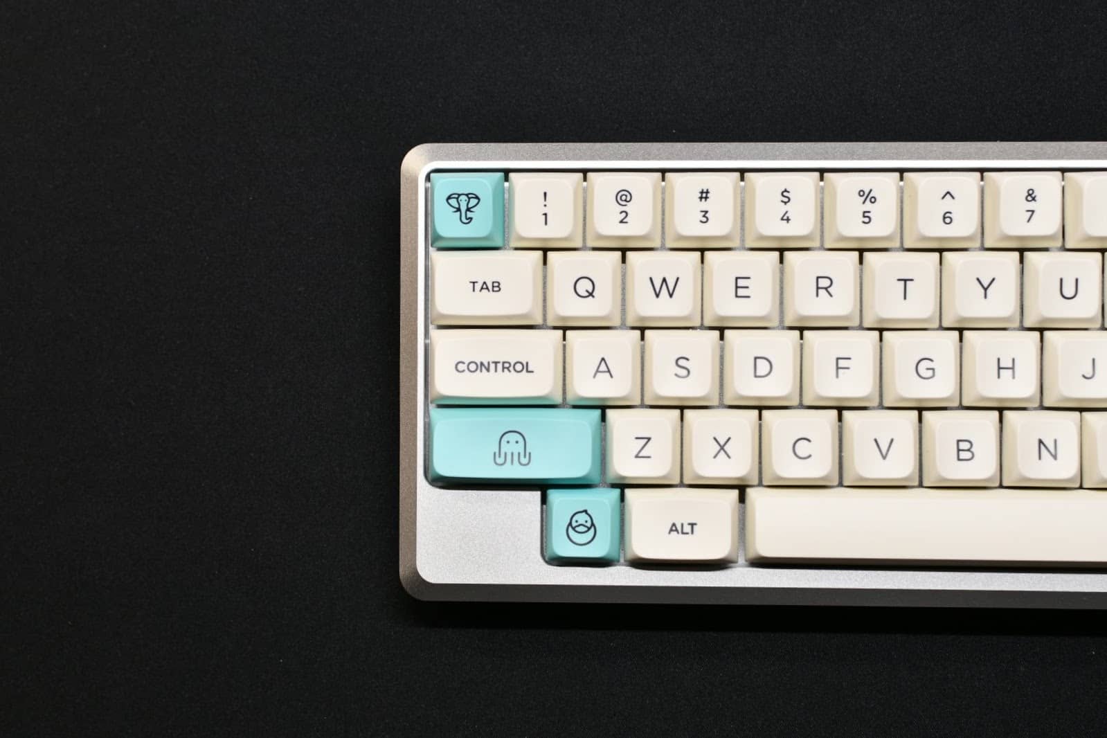 Keychron Q12が発売開始!左手マクロに特化した96%レイアウトキーボード 7 drop tokyo60 6