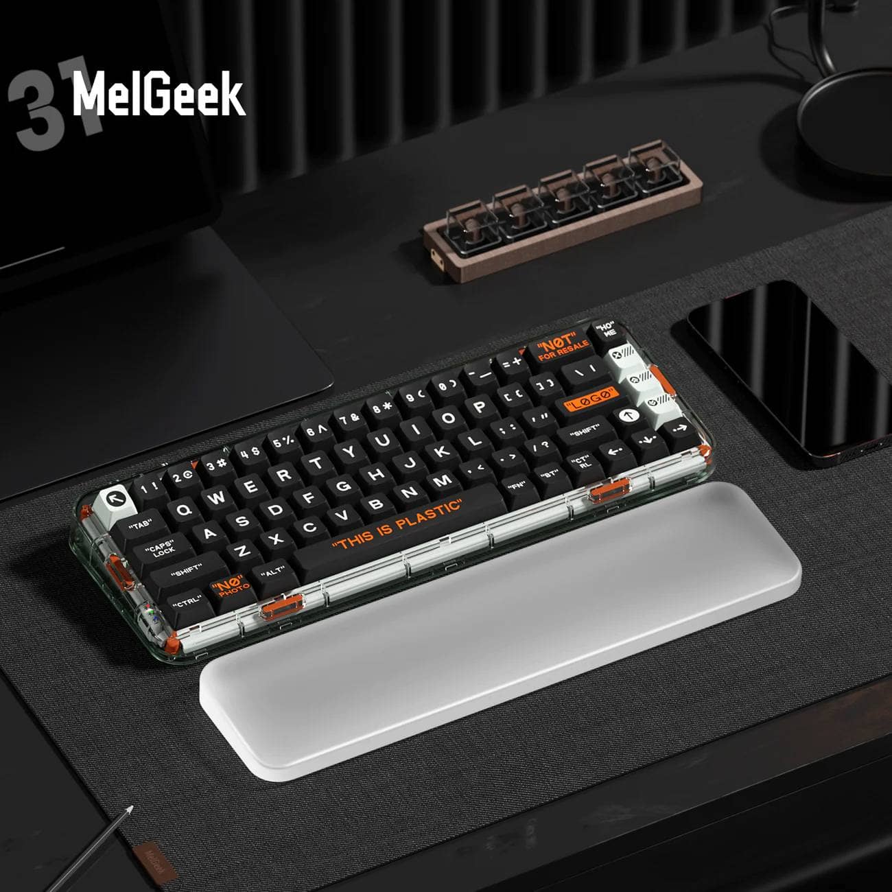 Acrylic palm rests are now available from MelGeek. 2 Frosted1