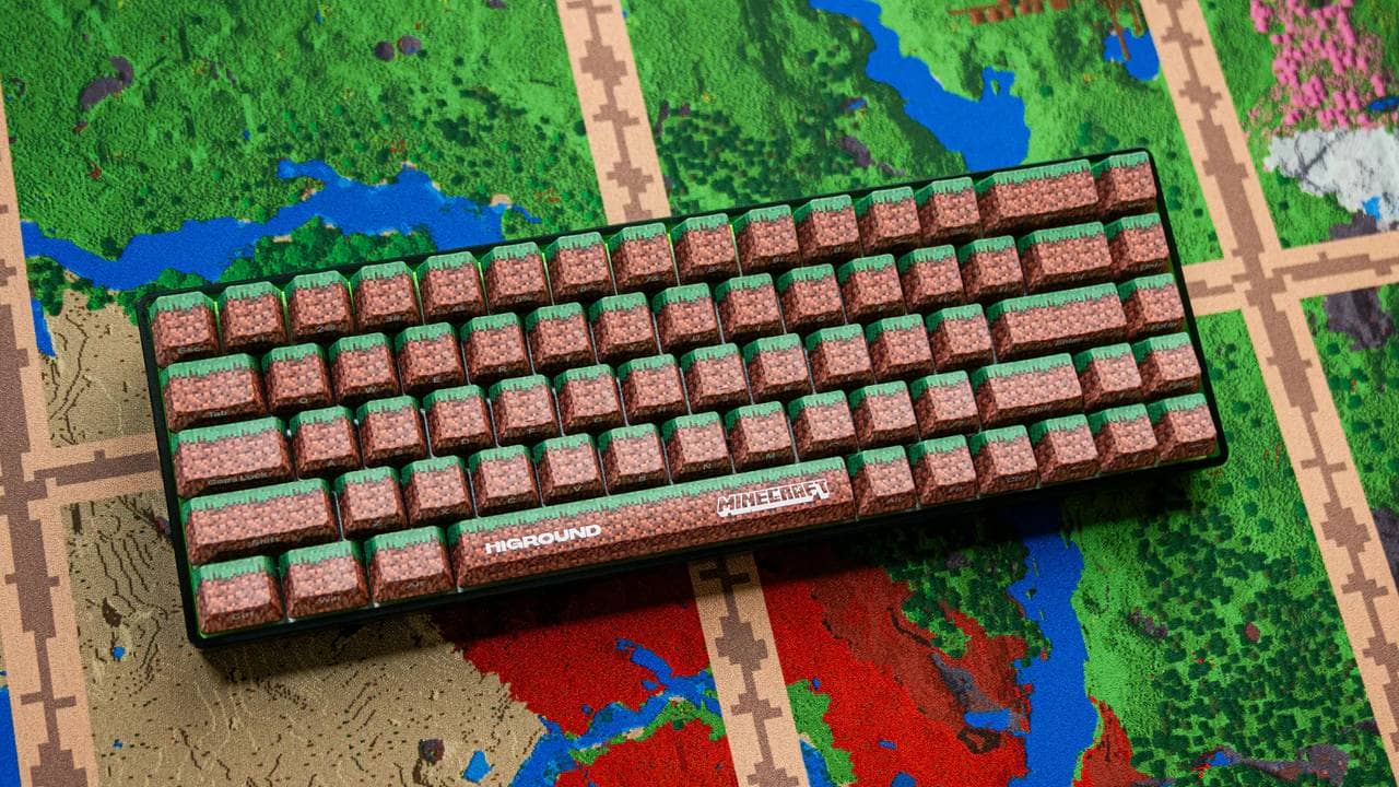 Minecraft-motif mechanical keyboard now available 3 MINECRAFT BASE 65 GREEN