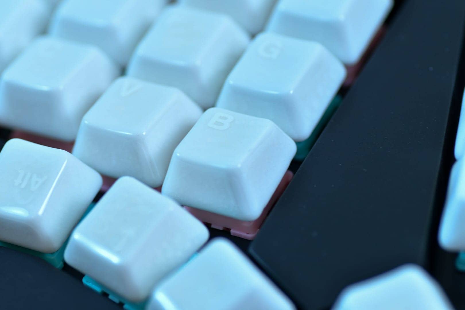 CerakeyのWhite CrazedとBlue Crazedキーキャップの刻印ありバージョンが再入荷|1週間限定で20%オフ 19 DSC 0718