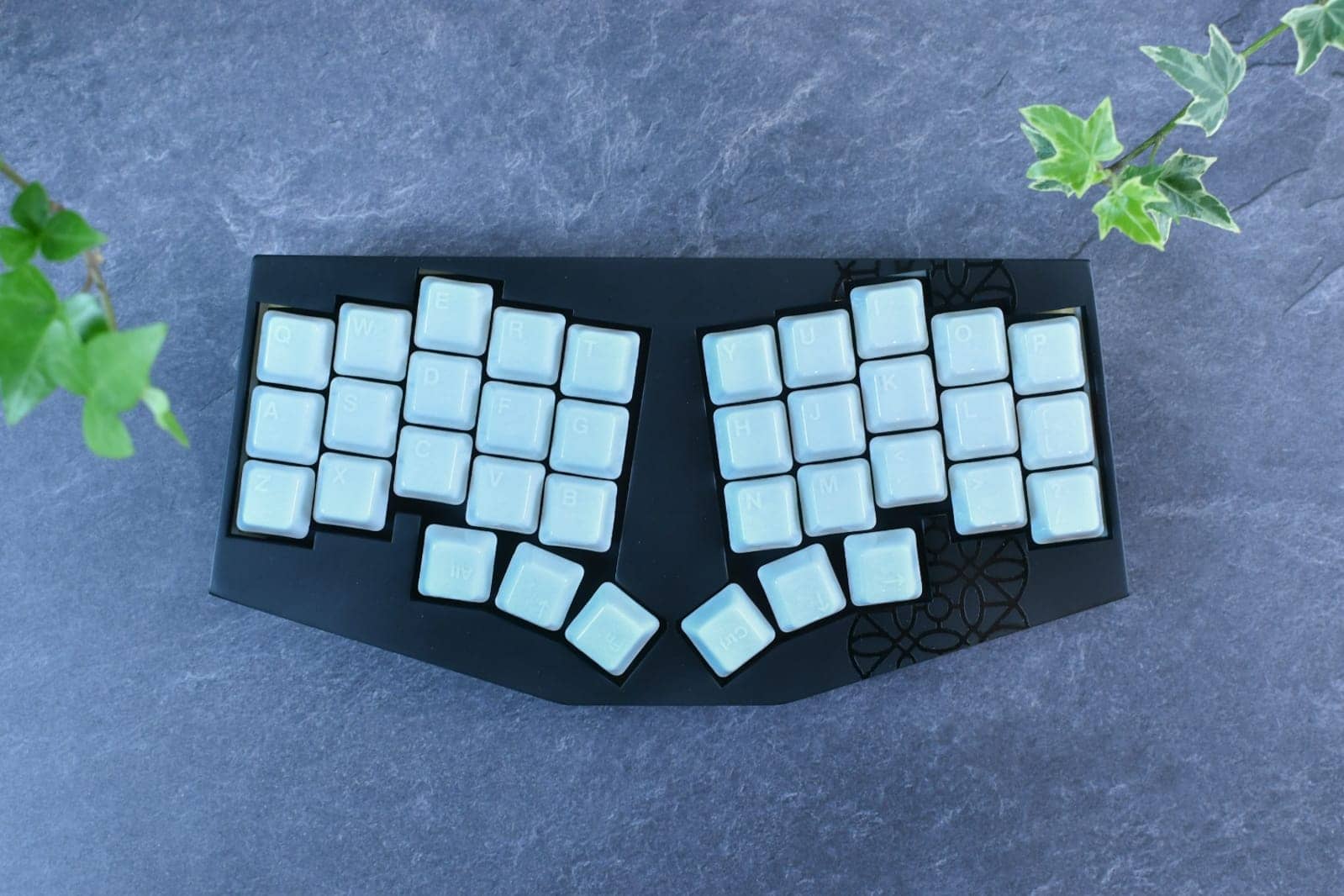 CerakeyのWhite CrazedとBlue Crazedキーキャップの刻印ありバージョンが再入荷|1週間限定で20%オフ 8 DSC 0883