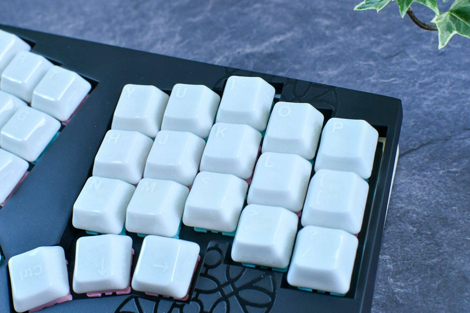 CerakeyのWhite CrazedとBlue Crazedキーキャップの刻印ありバージョンが再入荷|1週間限定で20%オフ 12 DSC 0887