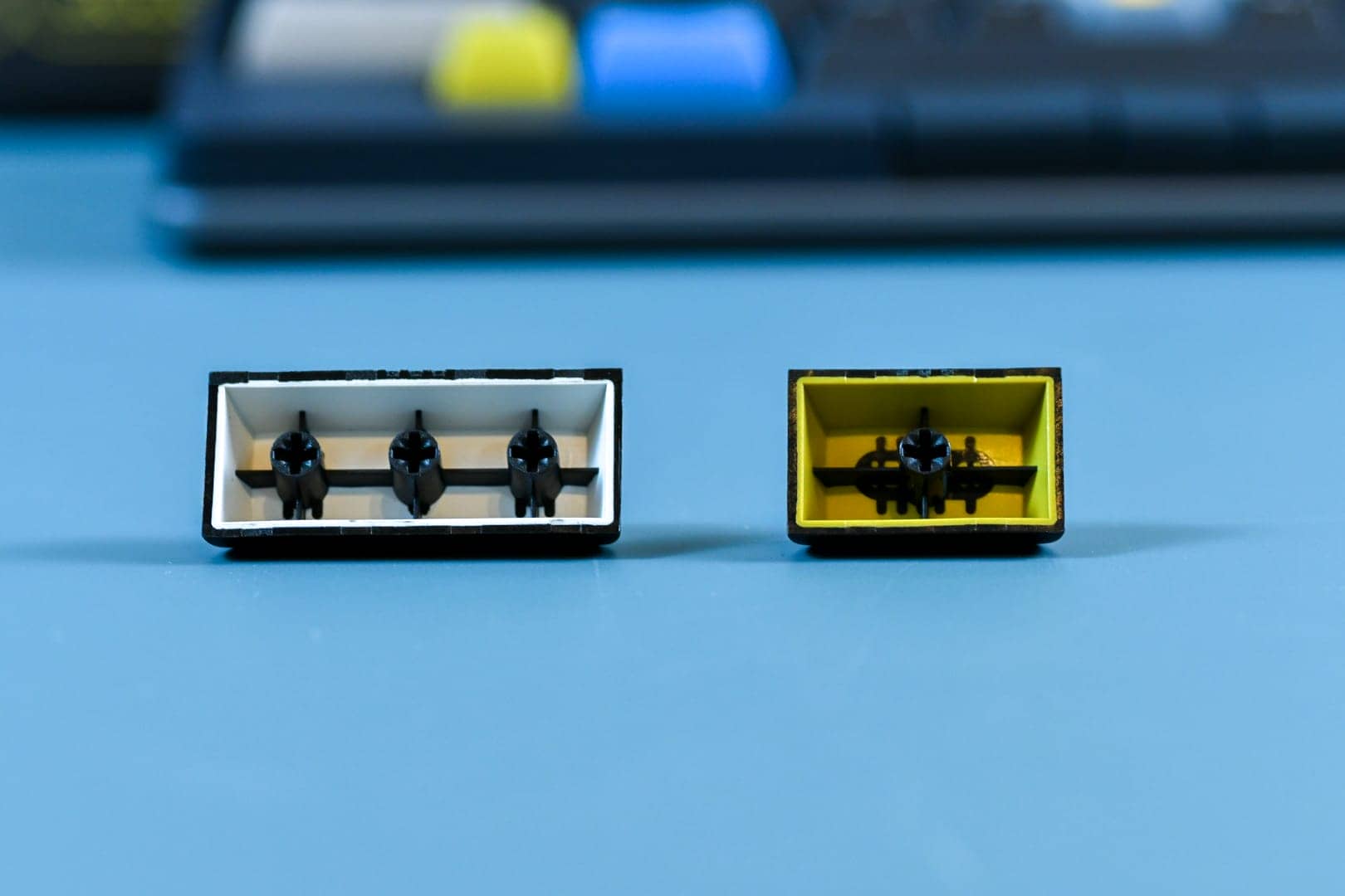 KAT White on Black(Candy/Extensions)をレビュー|シンプルだけどアクセントがかっこいいキーキャップ 12 DSC 0948