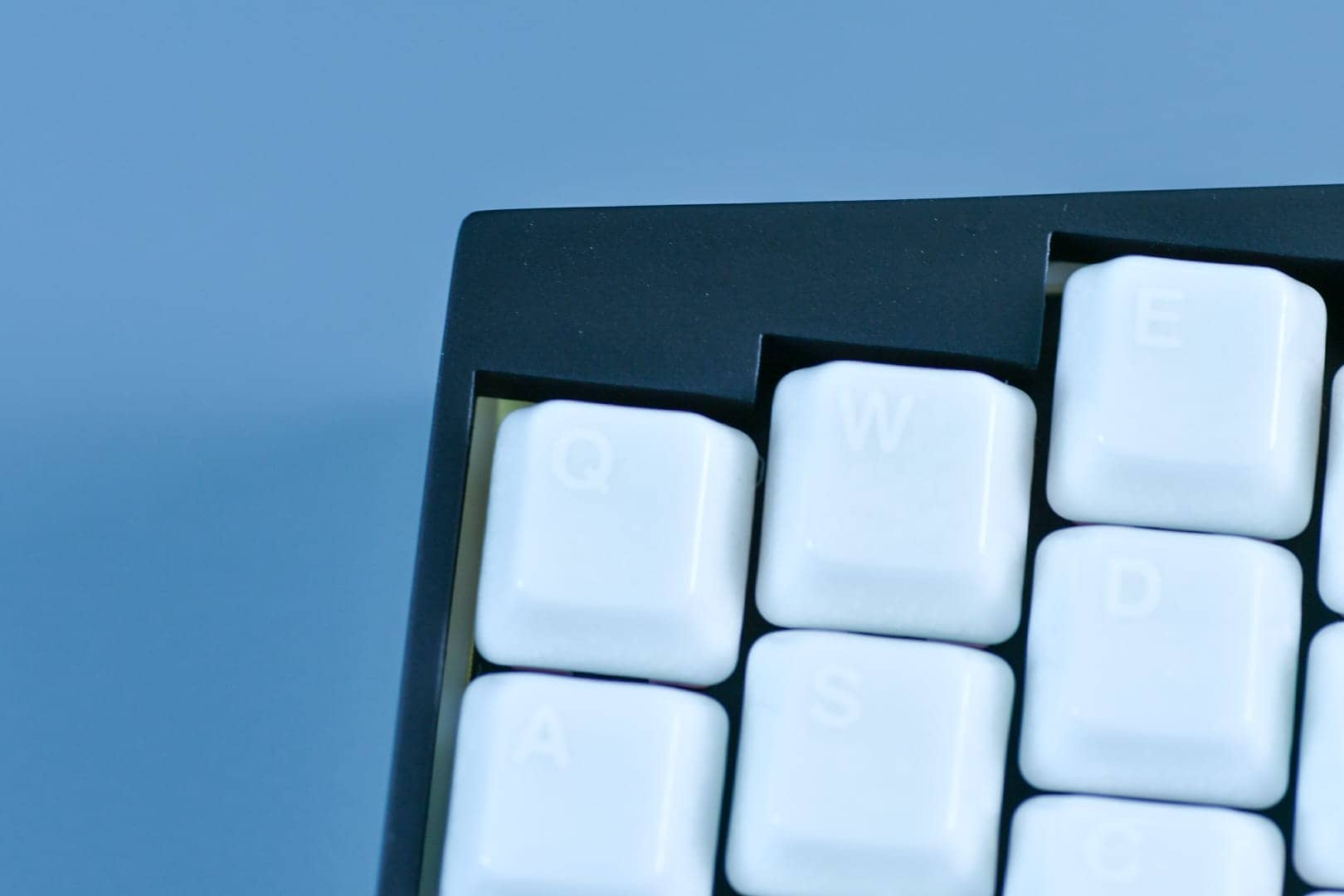 CerakeyのWhite CrazedとBlue Crazedキーキャップの刻印ありバージョンが再入荷|1週間限定で20%オフ 3 DSC 0958