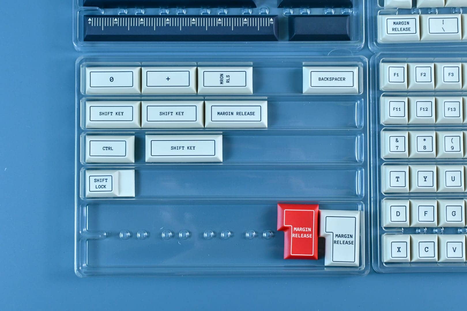 KAM Outlineレビュー|レトロとモダンが融合したシックなキーキャップセット 15 DSC 0987