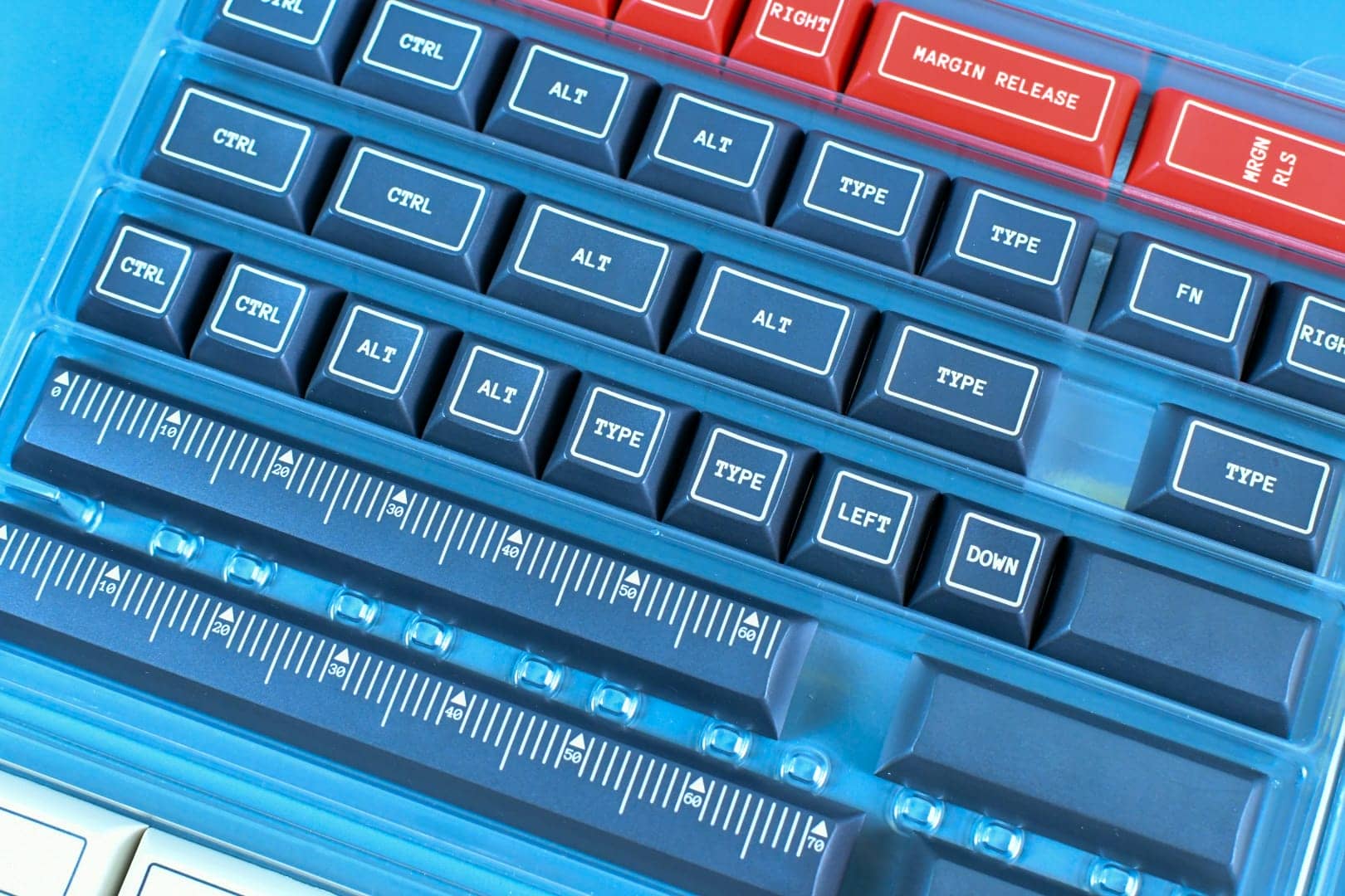 KAM Outlineレビュー|レトロとモダンが融合したシックなキーキャップセット 14 DSC 0989