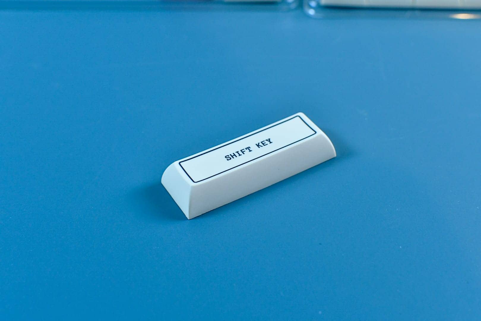 KAM Outlineレビュー|レトロとモダンが融合したシックなキーキャップセット 18 DSC 0990