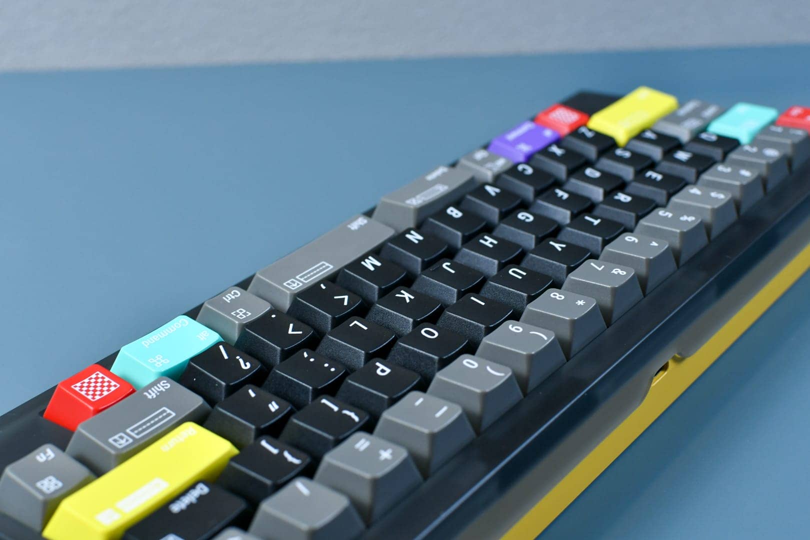 Keyreative Signal Test Keycap Review|Retro Looks 25 DSC 1093