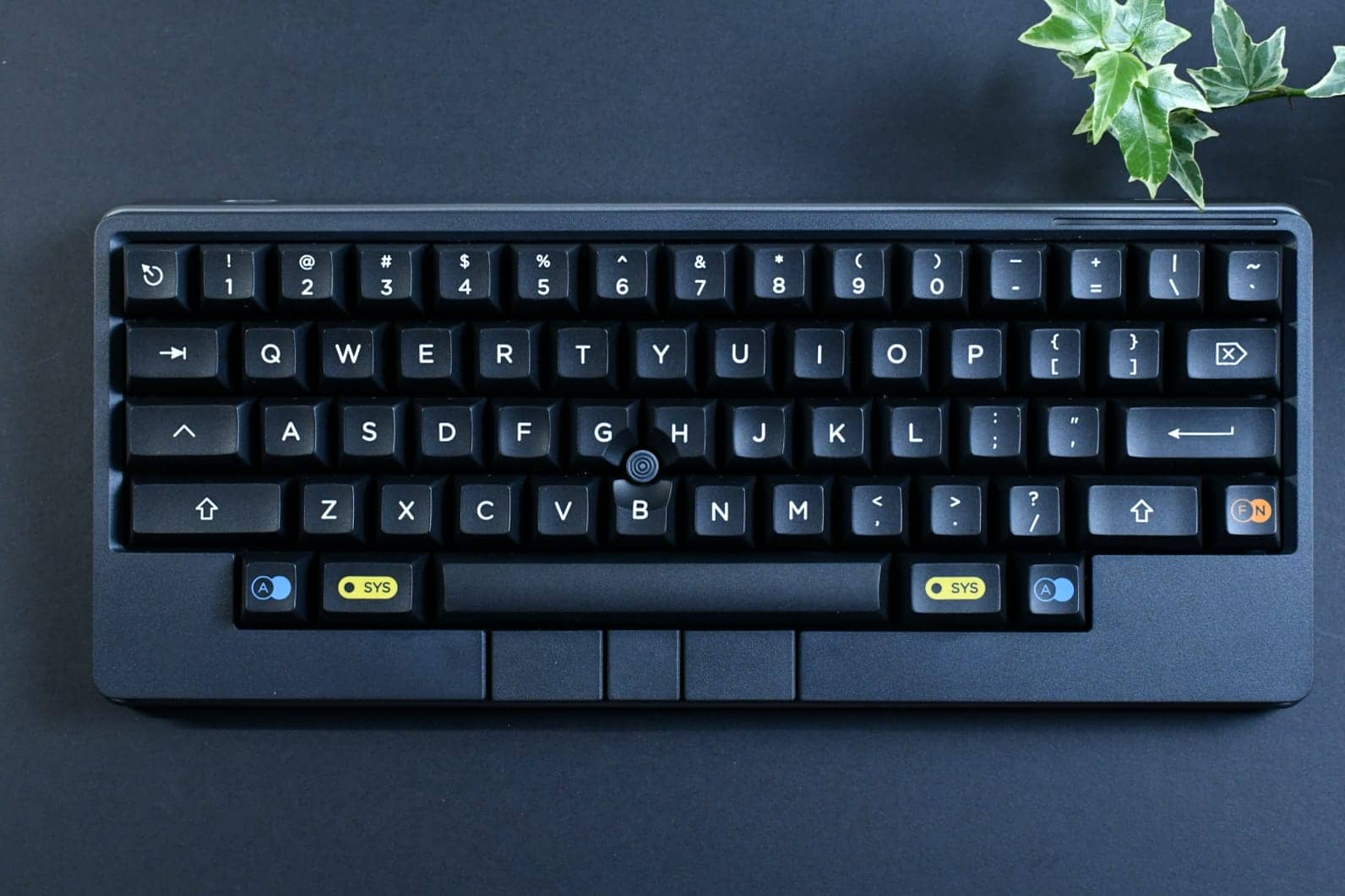 KAT White on Black(Candy/Extensions)をレビュー|シンプルだけどアクセントがかっこいいキーキャップ 15 photo 021