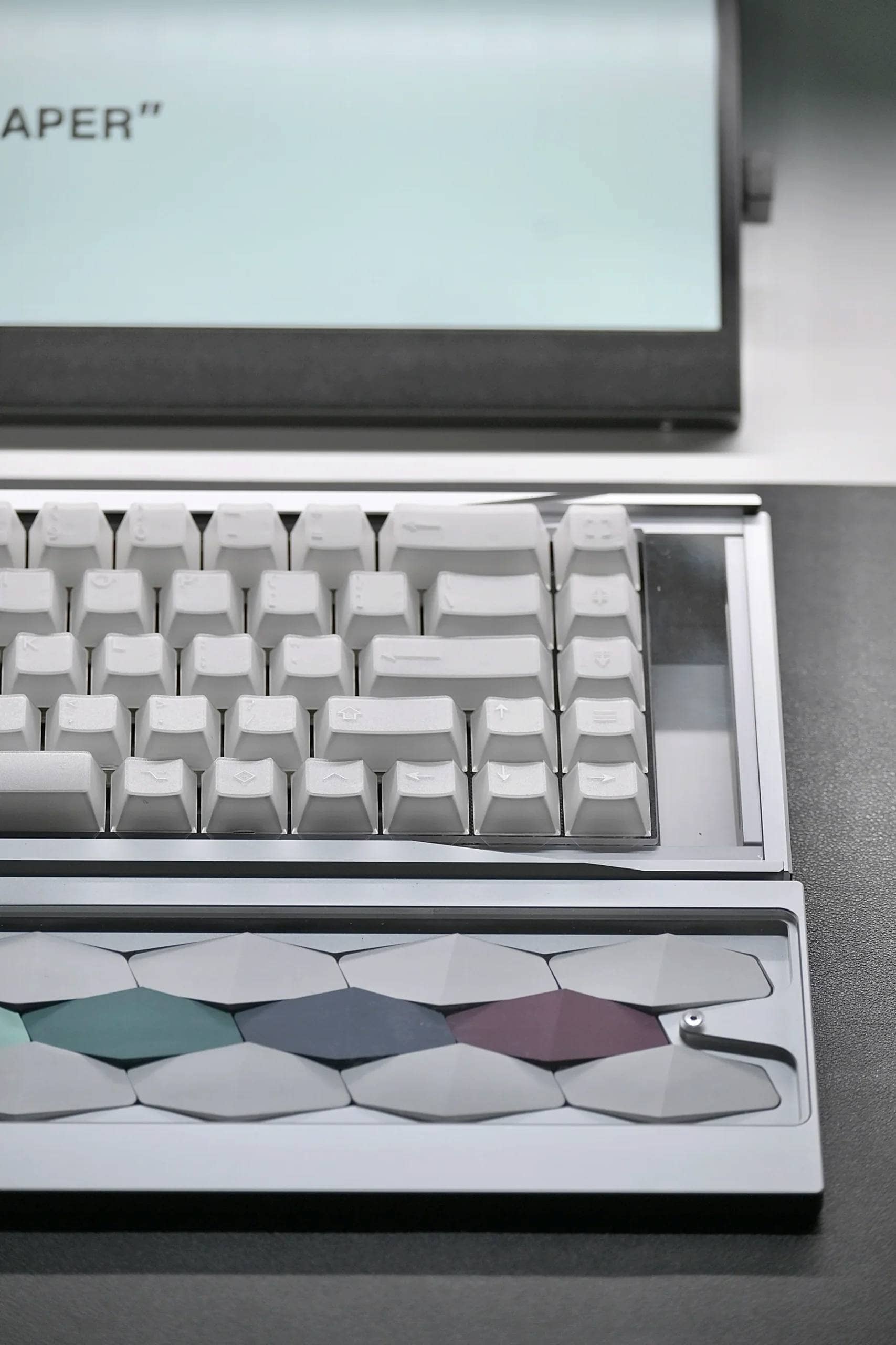重厚なアルミニウムキーボードが作れる!Lelelab Maxum 65 Custom Keyboard Kit R2レビュー 46 DSC 7998 scaled