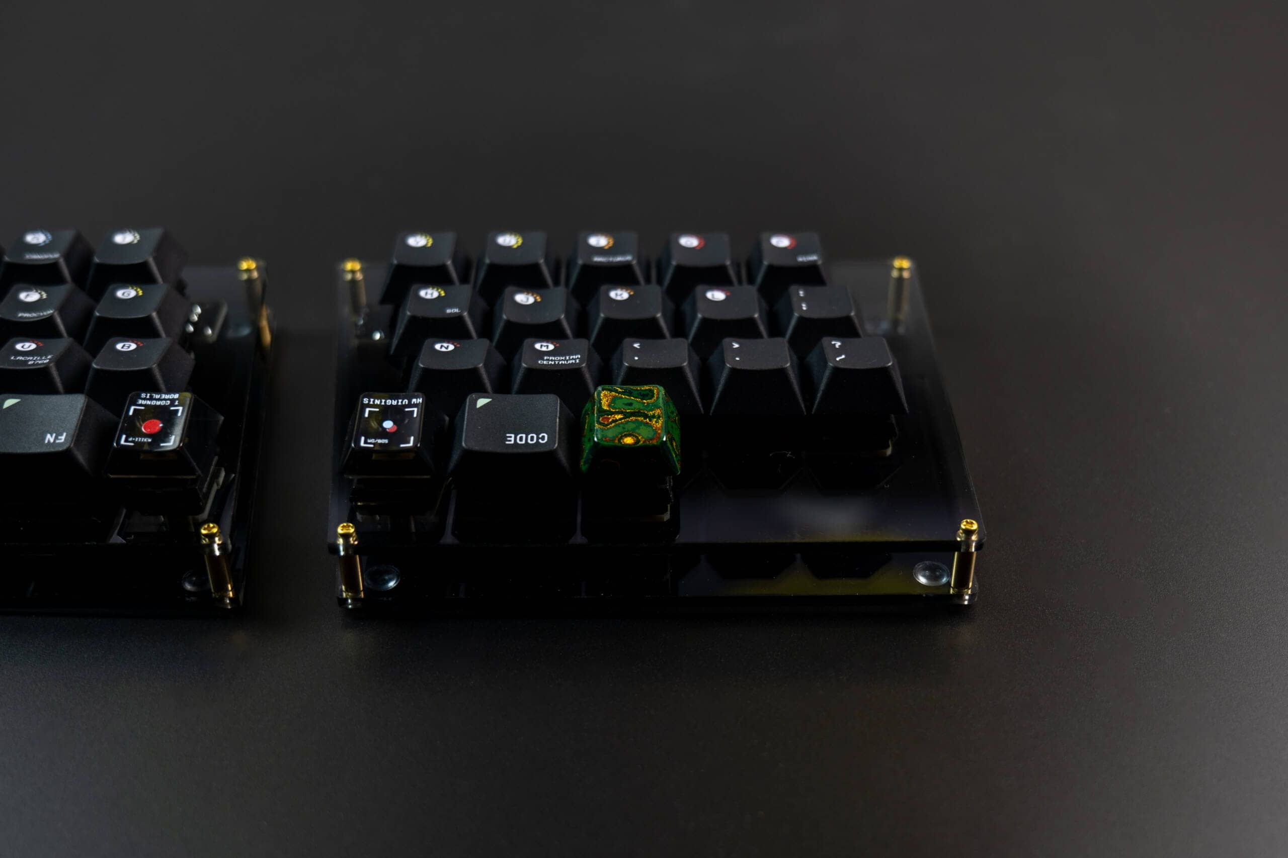 Cerakey Lacquered Ceramic Keycaps • Rhino-Skin Editionレビュー|一味違ったアルチザンセラミックキーキャップ 16 SDIM0386 scaled