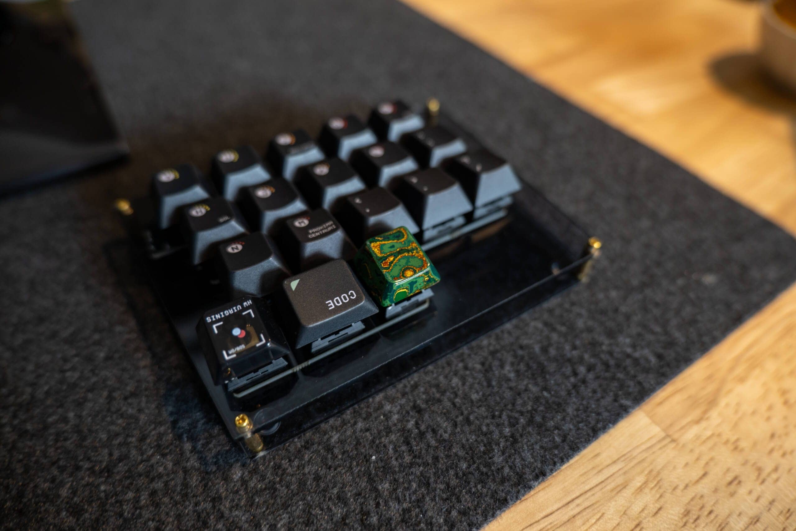 Cerakey Lacquered Ceramic Keycaps • Rhino-Skin Editionレビュー|一味違ったアルチザンセラミックキーキャップ 18 SDIM0388 scaled