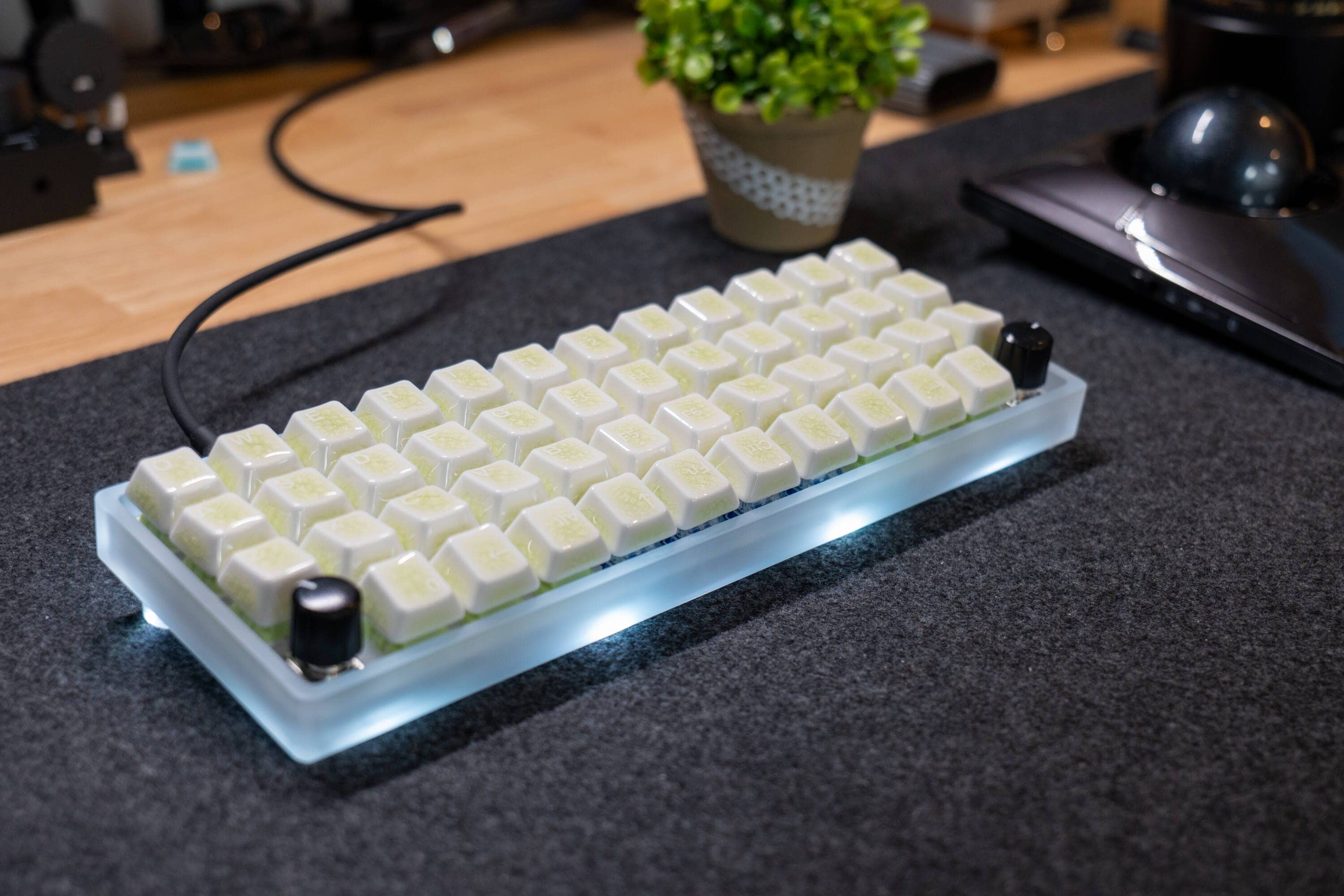 Cerakey Green Crazed Keycapsレビュー|陶器独特のクラックと和の雰囲気を感じるセラミックキーキャップ 24 P1068955