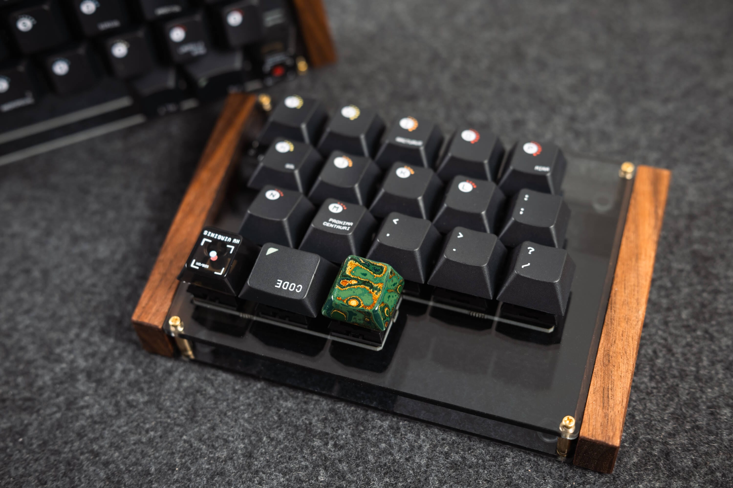 Gravity36 木製サイドバーレビュー|ウッド×アクリルの異素材コラボが新感覚 19 Sigma 05