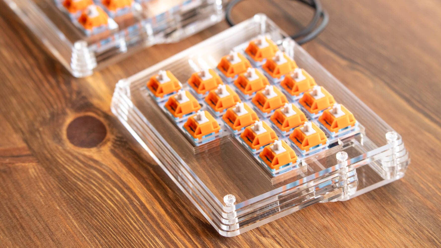 スケルトンキーボードから「Gravity36」専用の新作アクリル積層ケースが発表される 2 1000011224