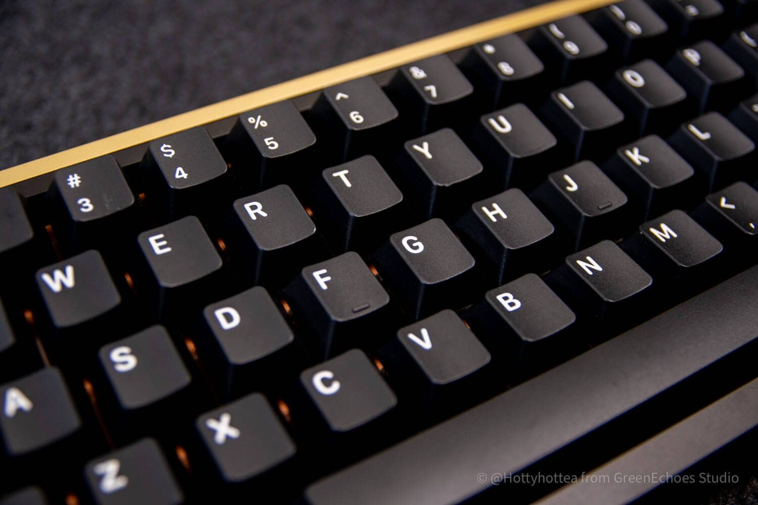 Keyreative KAP WoB(White on Black)レビュー|シンプルが故にアクセントカラーがおしゃれなキーキャップ 27 DSC0918