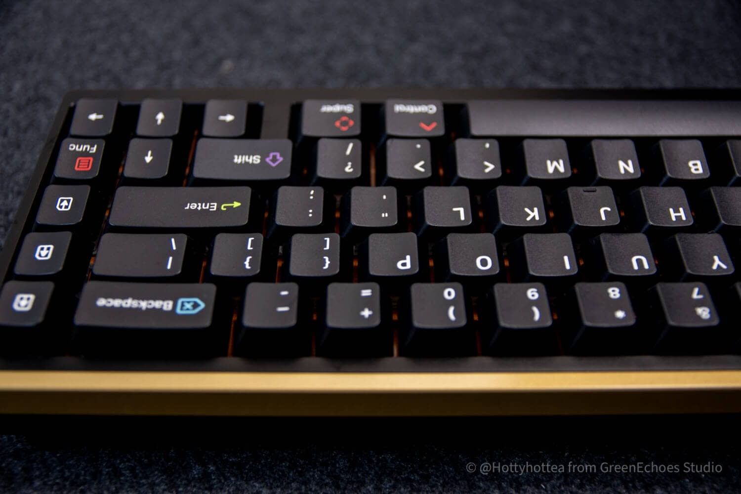 Keyreative KAP WoB(White on Black)レビュー|シンプルが故にアクセントカラーがおしゃれなキーキャップ 40 DSC0924