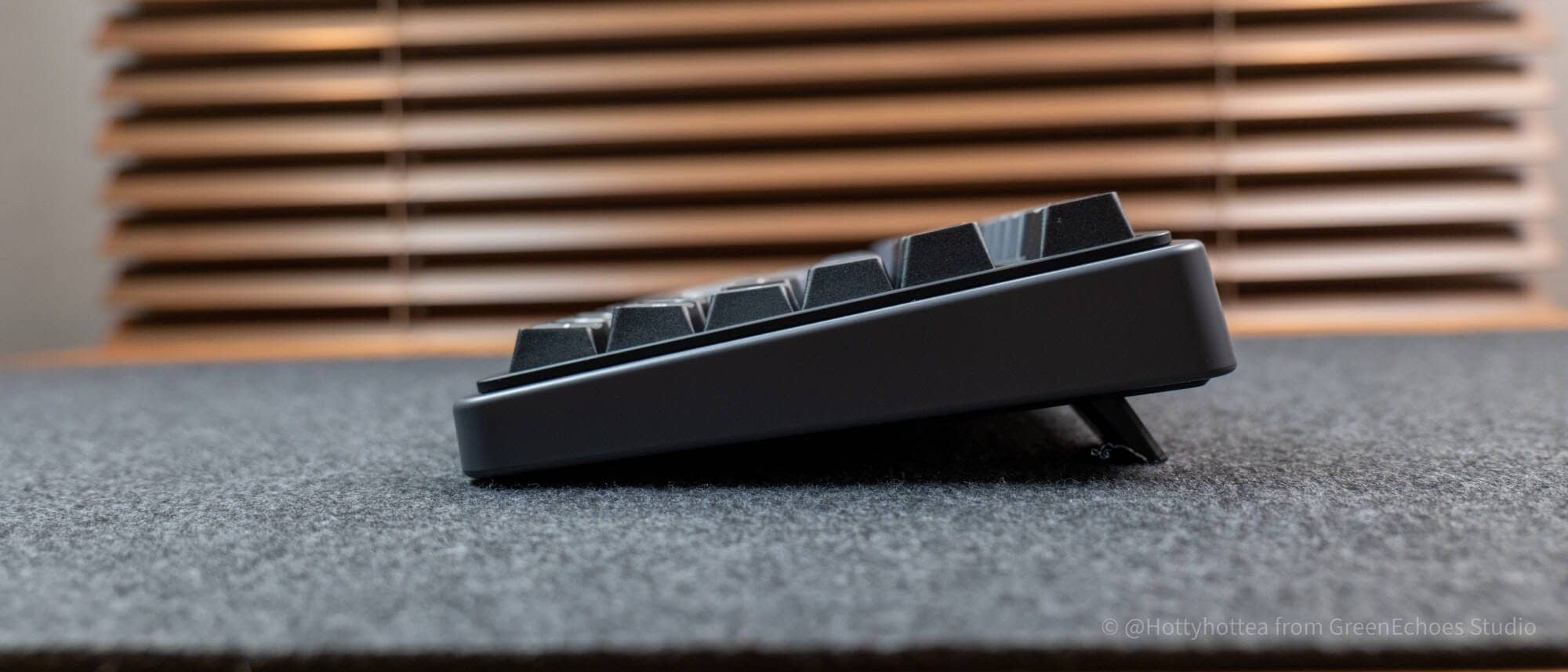 Varmilo minilo75 HEレビュー|シックな外観とは裏腹の高性能ゲーミングキーボード 21 Varmiro minilo75he 12