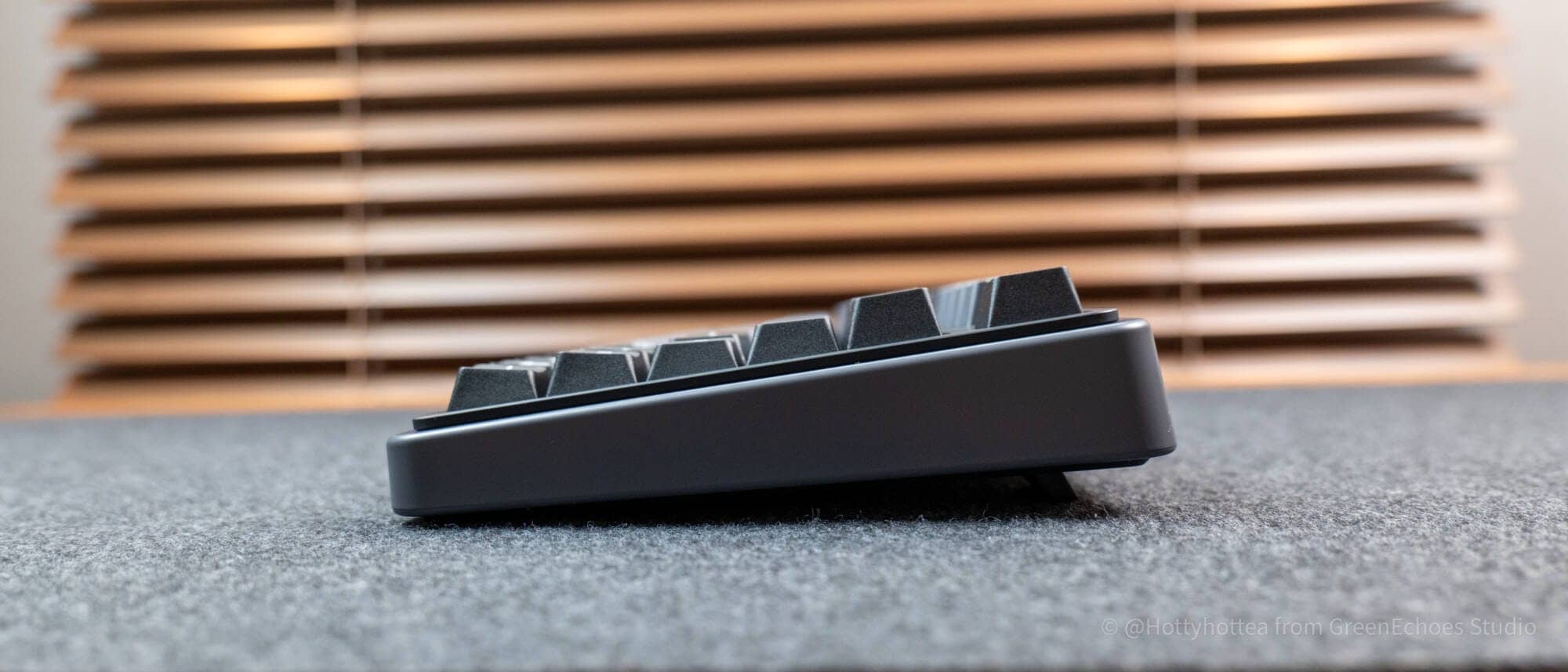 Varmilo minilo75 HEレビュー|シックな外観とは裏腹の高性能ゲーミングキーボード 20 Varmiro minilo75he 13