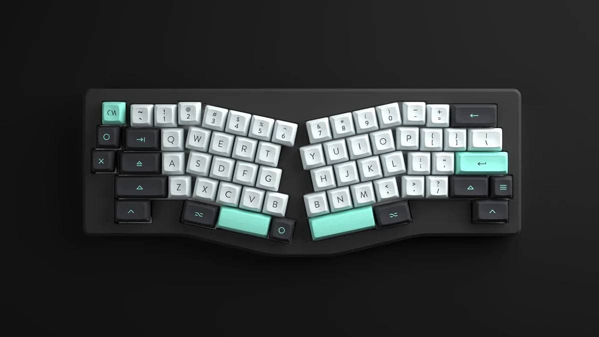 SAGeomaR3 CaseCharlotte Top01 1127b005 fd9d 4e64 8d58 ae726712b262