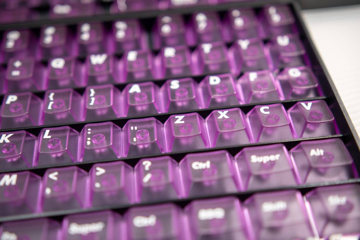 LeleLab Supsup Purple Keycap Set Review|Beautiful transparent keycap set in bright purple 27 DSC1535