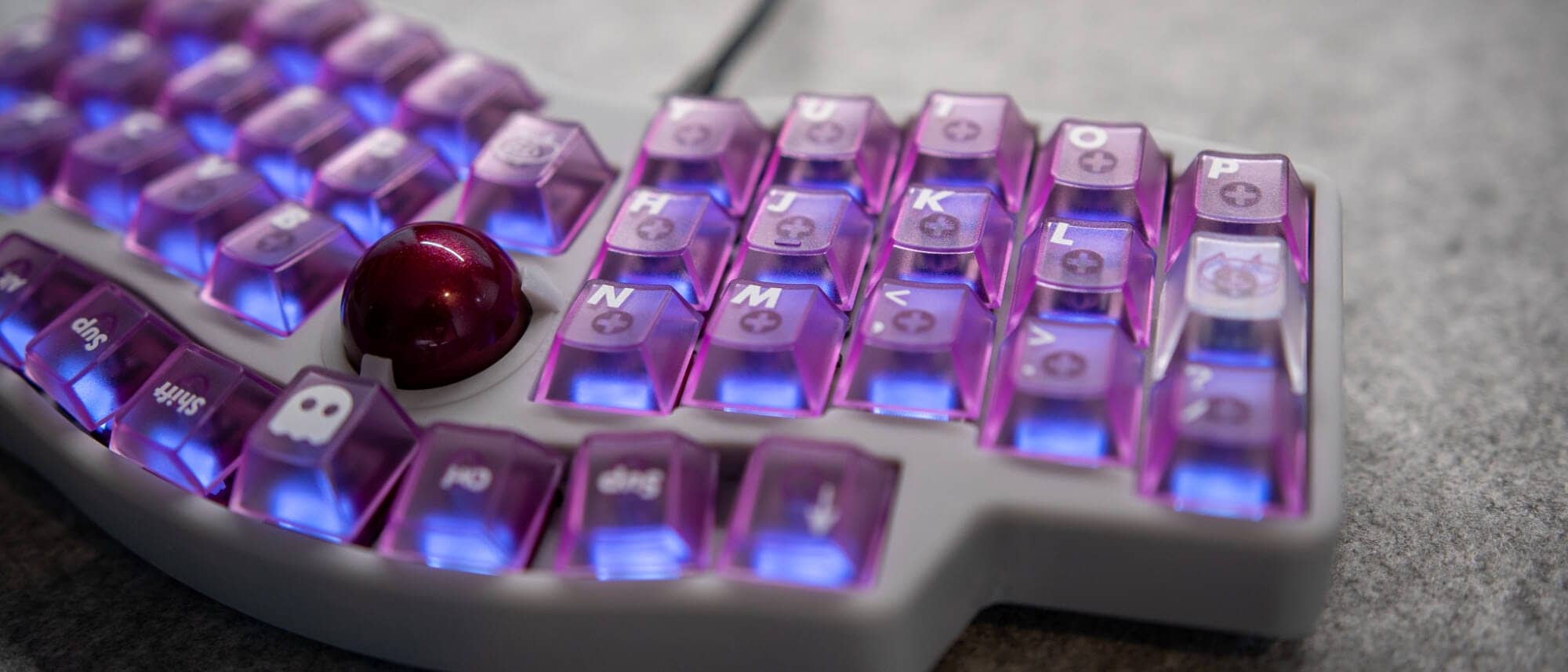 LeleLab Supsup Purple Keycap Set Review|Beautiful transparent keycap set in bright purple 21 DSC1583