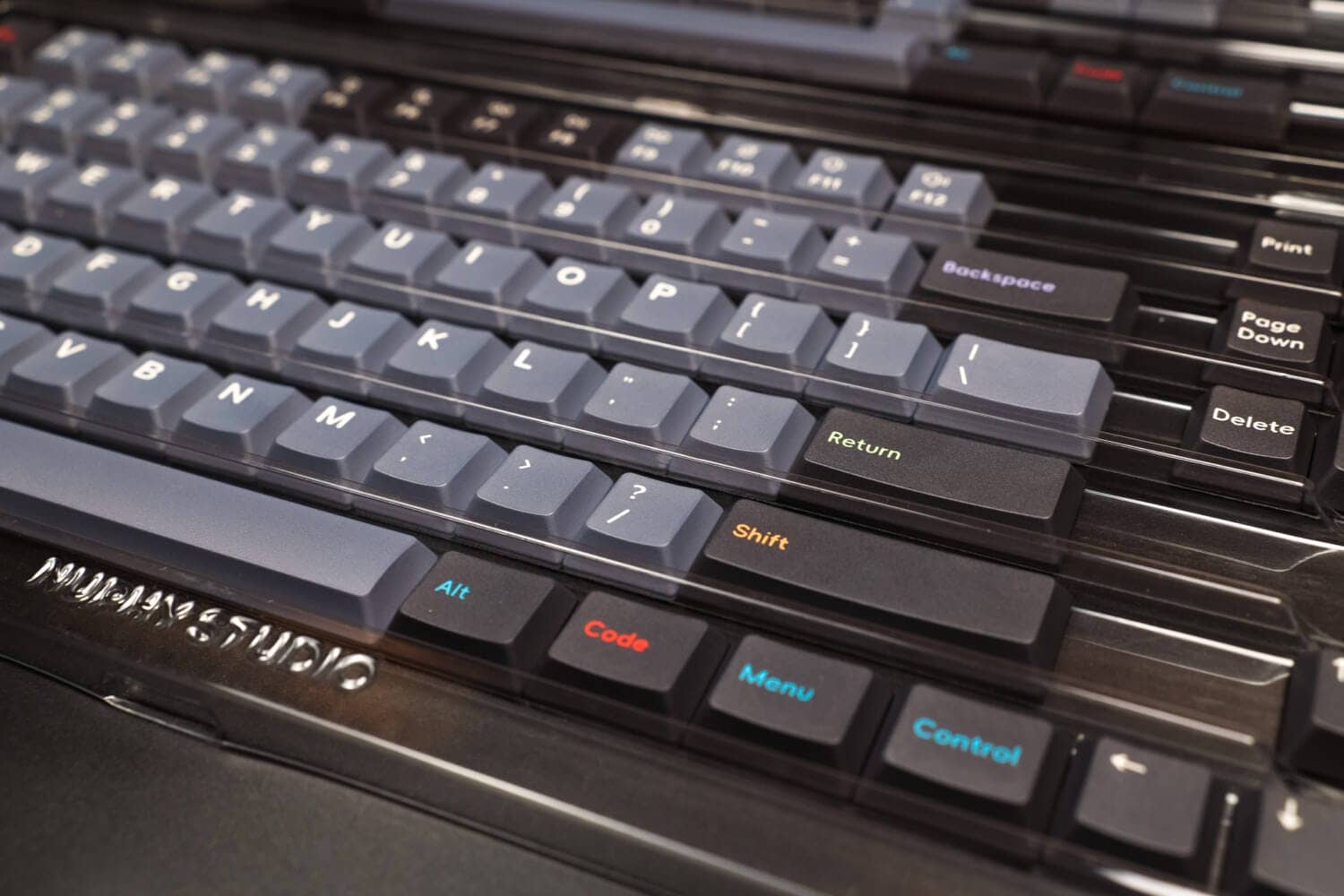 NuPhy® x Oblotzky Oblivion Berry Profile Dye-sub PBT Keycaps Review|Cherry-like Low Profile Keycaps 11 P1080555