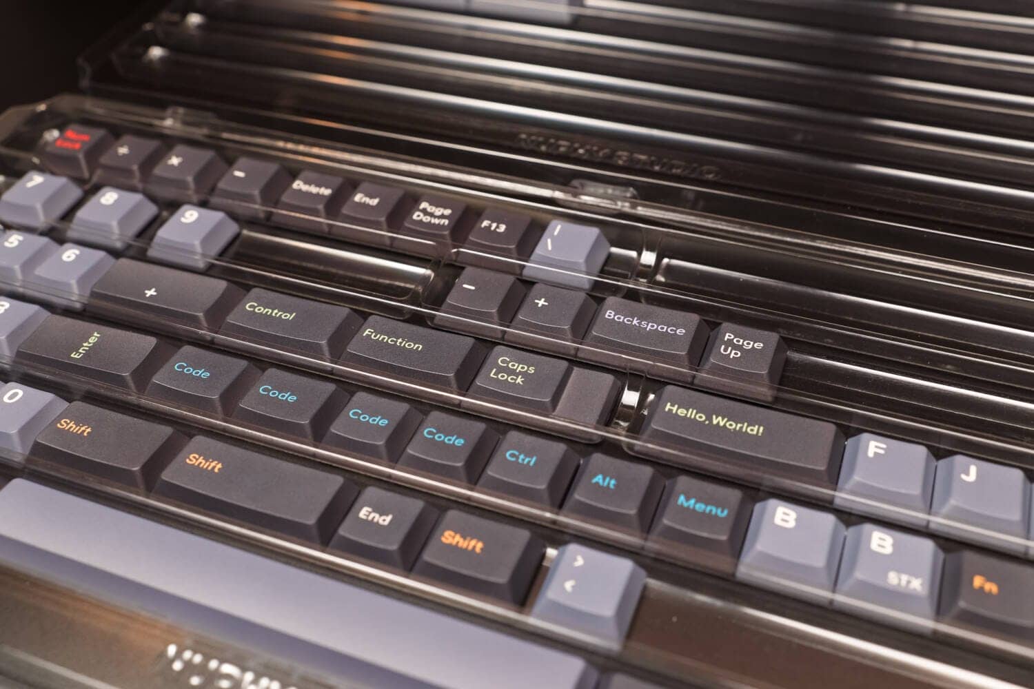 NuPhy® x Oblotzky Oblivion Berry Profile Dye-sub PBT Keycapsレビュー|Cherryライクなロープロファイルキーキャップ 32 P1080557