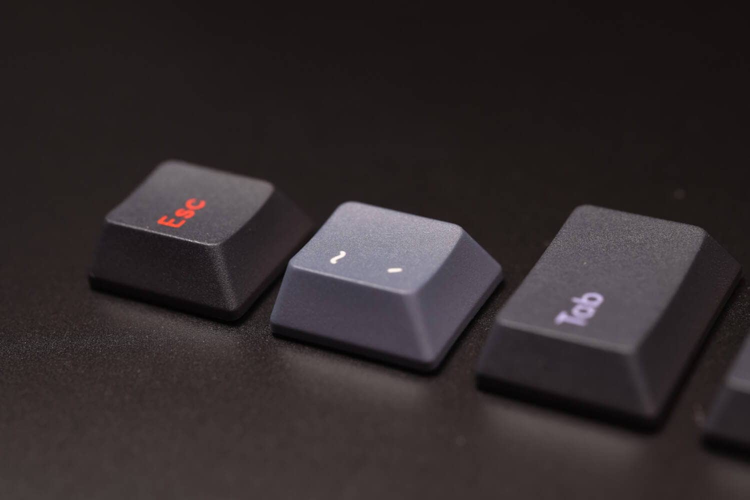 NuPhy® x Oblotzky Oblivion Berry Profile Dye-sub PBT Keycaps Review|Cherry-like Low Profile Keycaps 24 P1080568