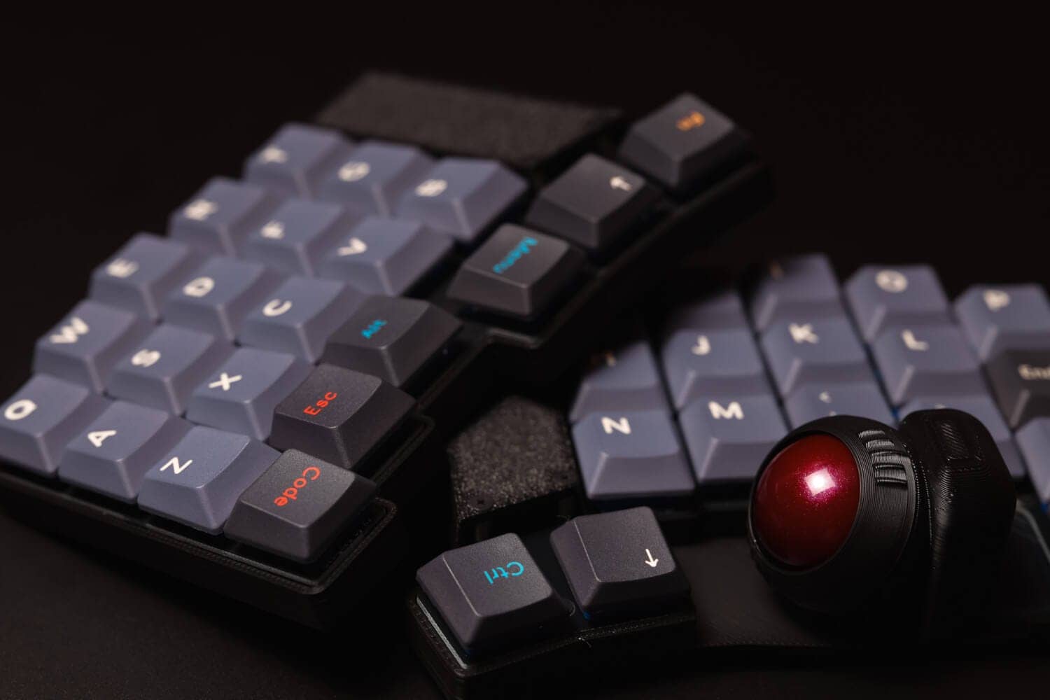 NuPhy® x Oblotzky Oblivion Berry Profile Dye-sub PBT Keycaps Review|Cherry-like Low Profile Keycaps 38 P1080582