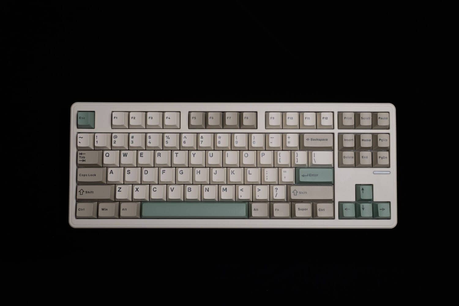 Smackape Impact80(スマックエイプインパクト80)レビュー|カラーリングがお洒落でコスパ抜群のTKLメカニカルキーボード 34 P1080659