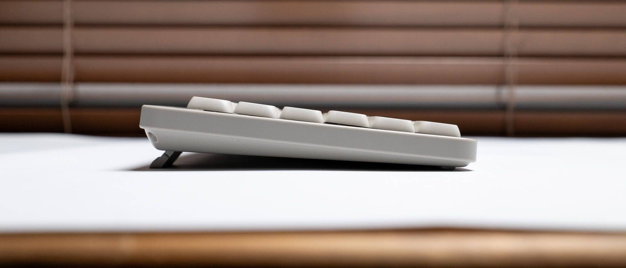 Lofree Flow Lite JIS Review|Japan-specific model specializing in Japanese-language layout x silent linear 17 P1080937
