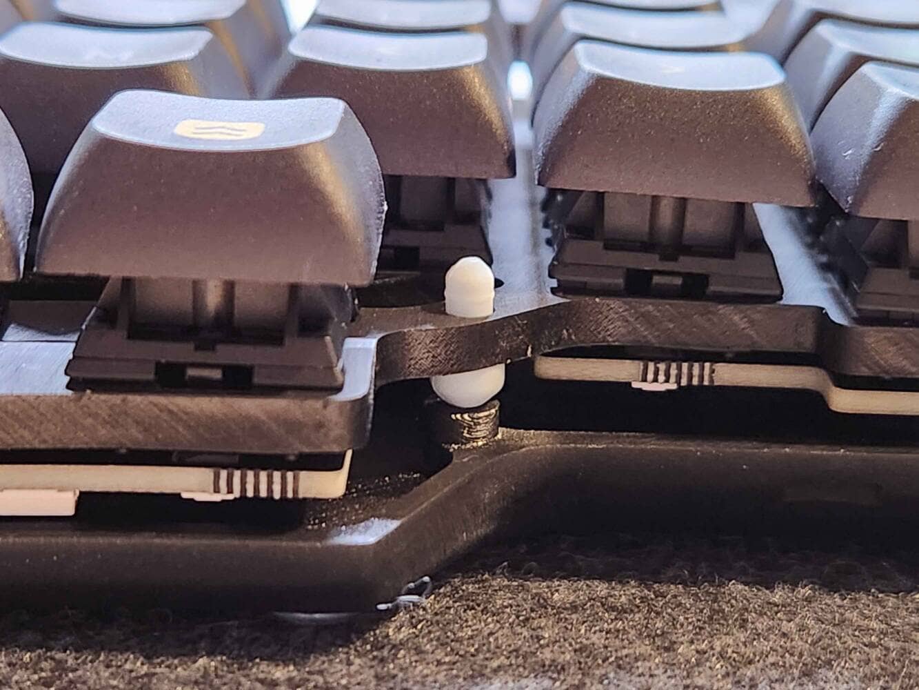 KeebPlus" series now available at Green Keys Shop|The first two products are "Mounting Pin" and "Silicon Pad 10 20250805 065043