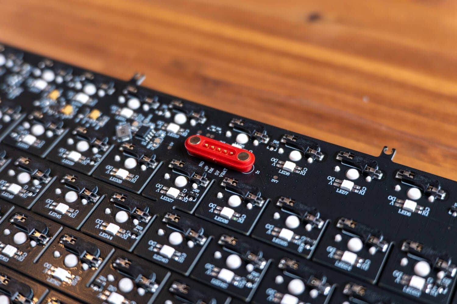 Crush80JIS replacement kit is now available! Easily reassembled for use as a Japanese layout 7 P1091288