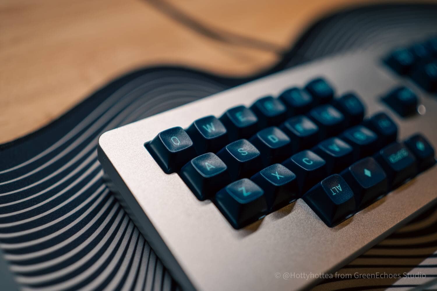 Gravity45-Aluminium Edition Self-Review|40% keyboard with the full enjoyment of metallic mass. 39 G0HImMTaEAA1wHL 1