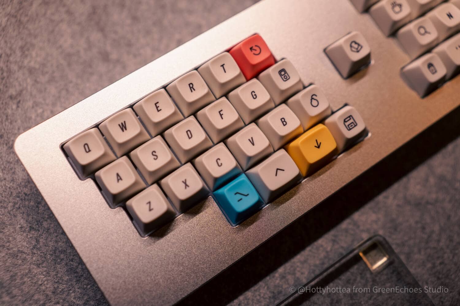 Gravity45-Aluminium Edition Self-Review|40% keyboard with the full enjoyment of metallic mass. 37 GyvZ6PmacAAAUHl