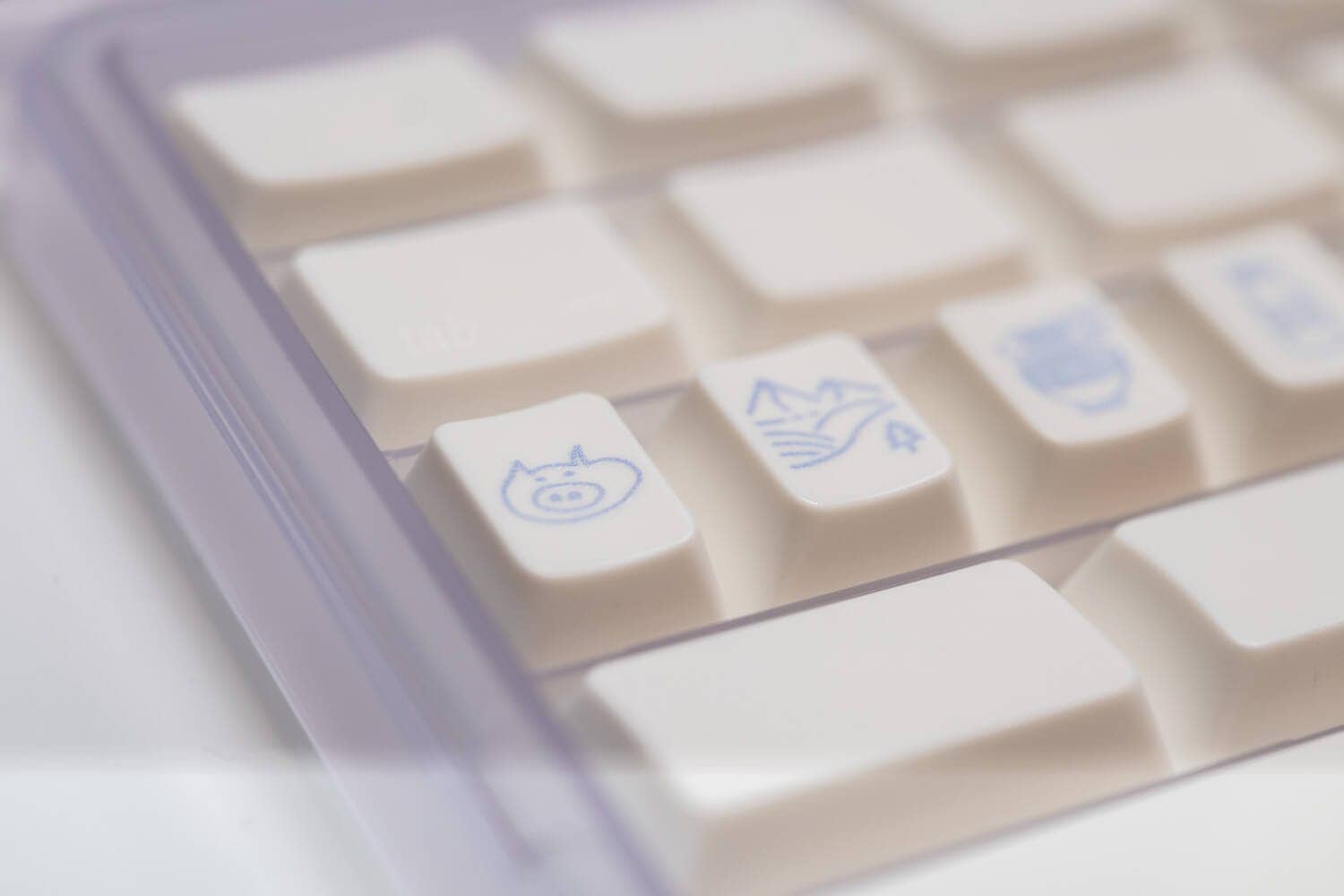 LeleLab Hokkaido White Keycap Setレビュー|真っ白が楽しめる異色キーキャップ 16 P1080511