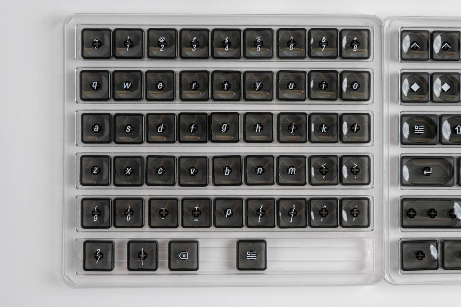 Jezail Funder LCK-40S&Ergoキーキャップセットレビュー|ロープロスモールキーボードに最適 8 P1092282