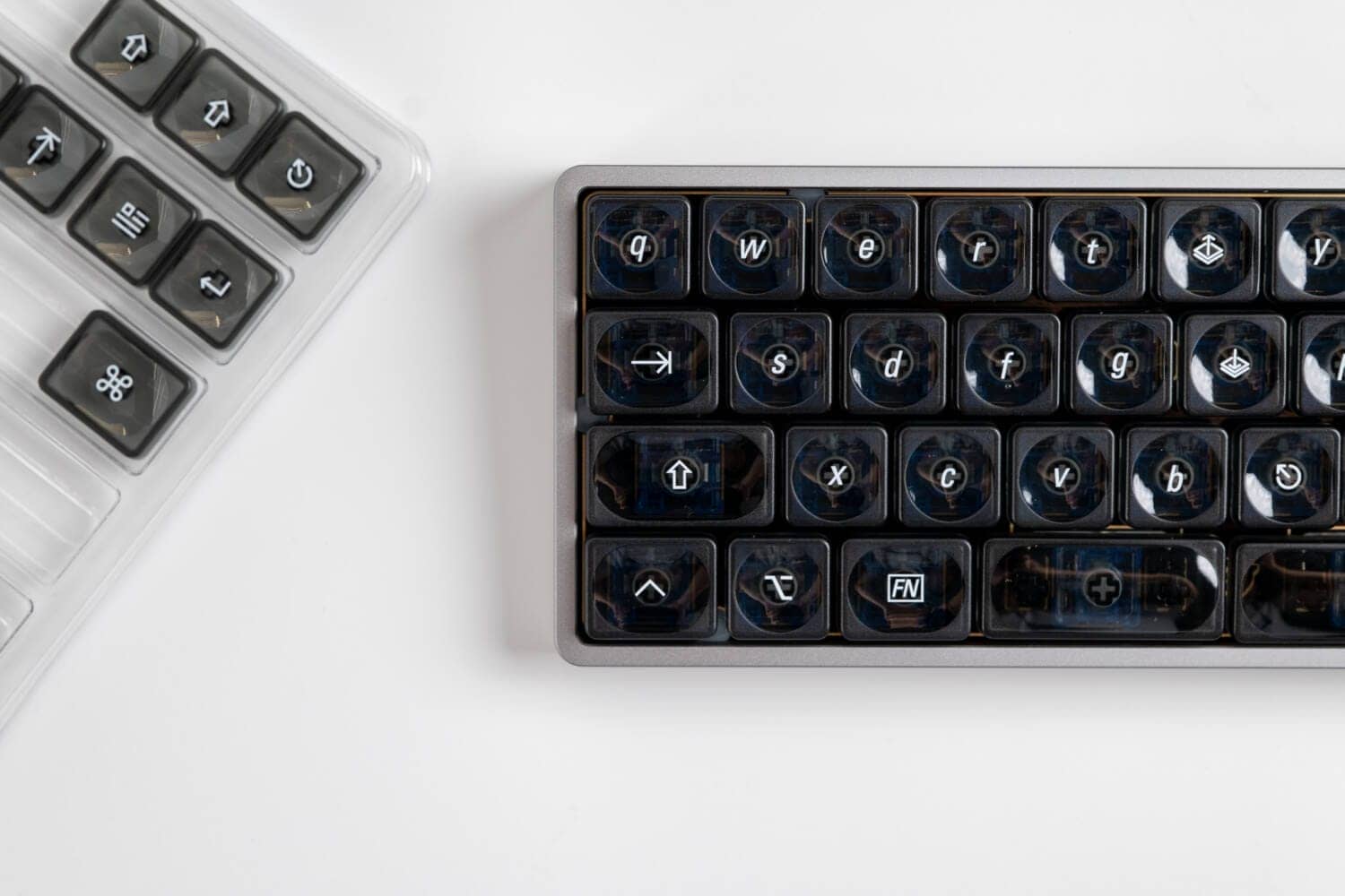 Jezail Funder LCK-40S&Ergoキーキャップセットレビュー|ロープロスモールキーボードに最適 30 P1092301