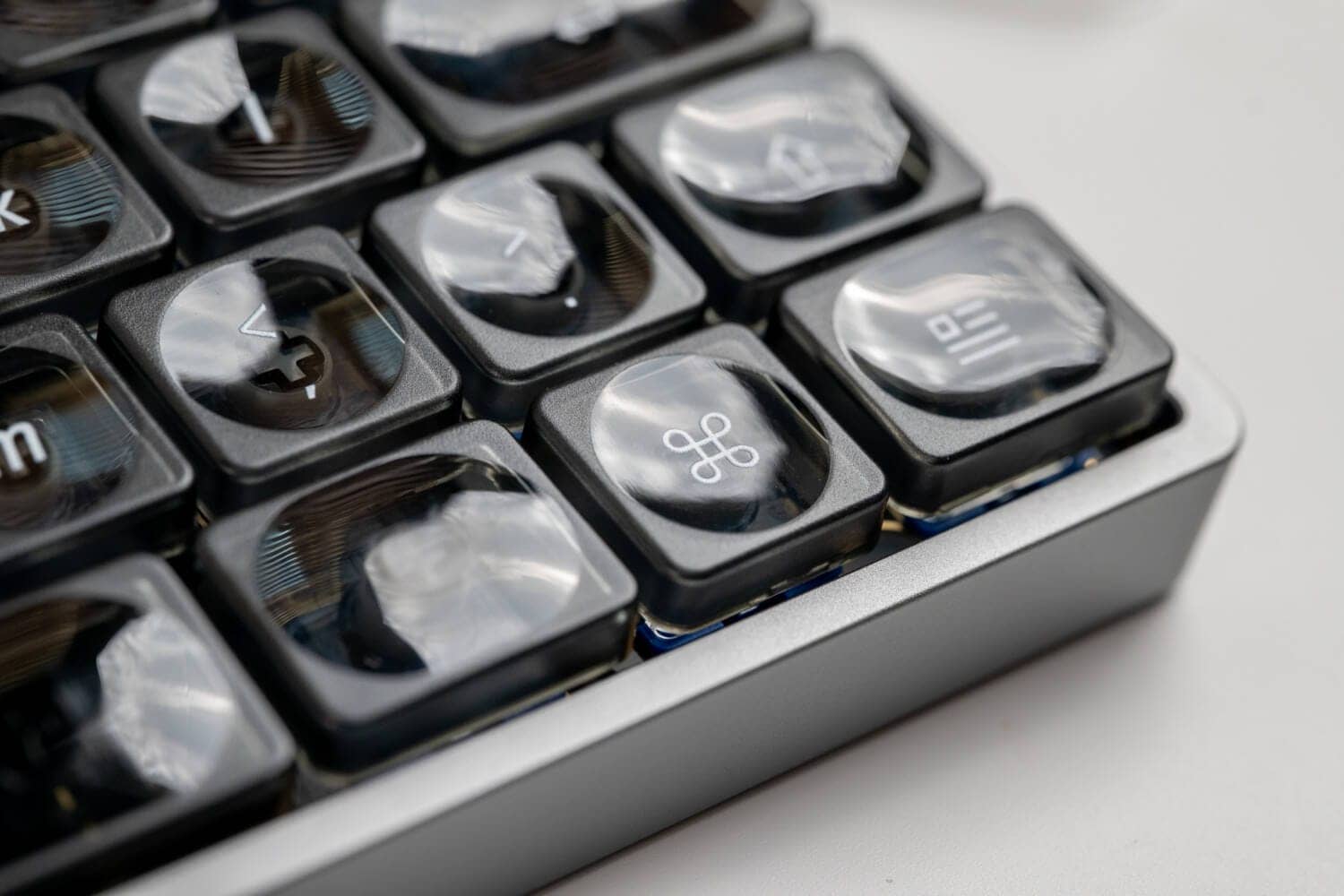 Jezail Funder LCK-40S & Ergo Keycap Set Review 35 P1092305