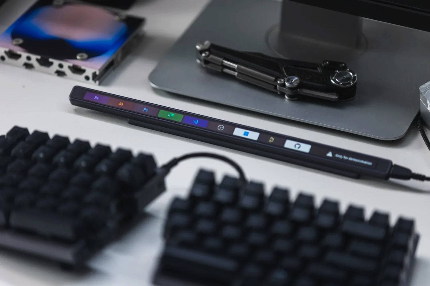 Macbook TouchBarの再来?Flexbarがzfrontierでストック販売開始 8 561A9293