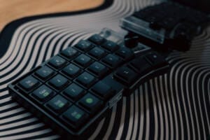 Cornix LPレビュー｜完全無線対応の分割40％ロープロファイル