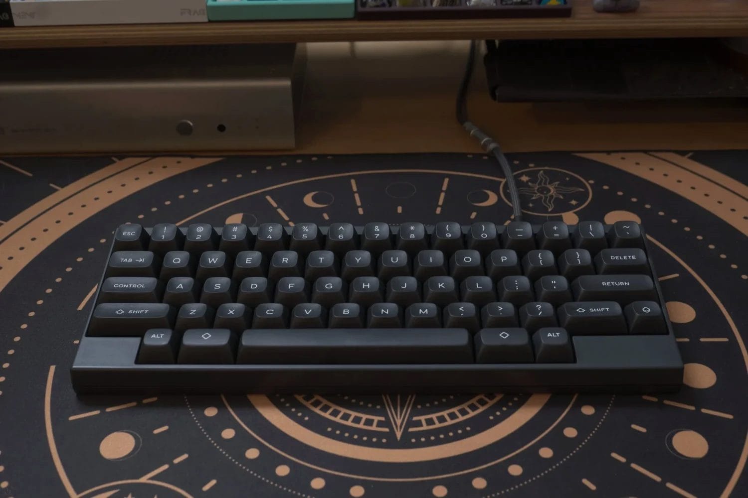 分割キーボード 透明ロープロファイル Corne Choc V3 爆光RGB サイト