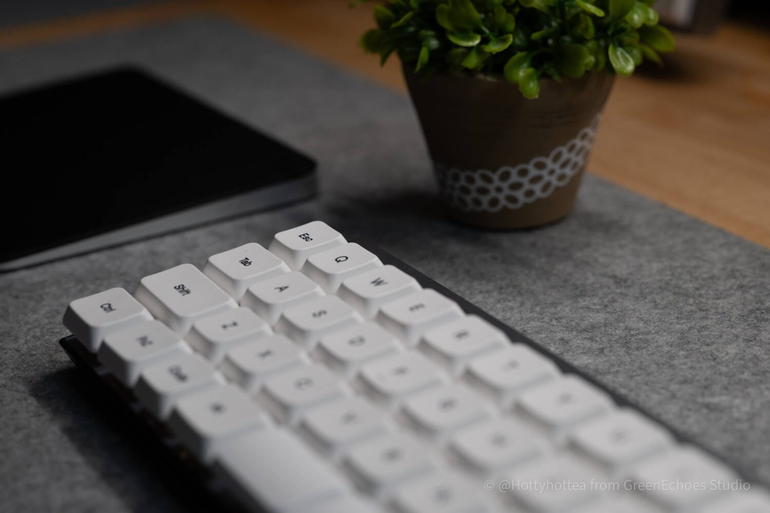 Vortex Core Plus メカニカルキーボード：静音モデル（静音赤軸） 販売終了：CORE（英語配列） - 株式会社アーキサイト