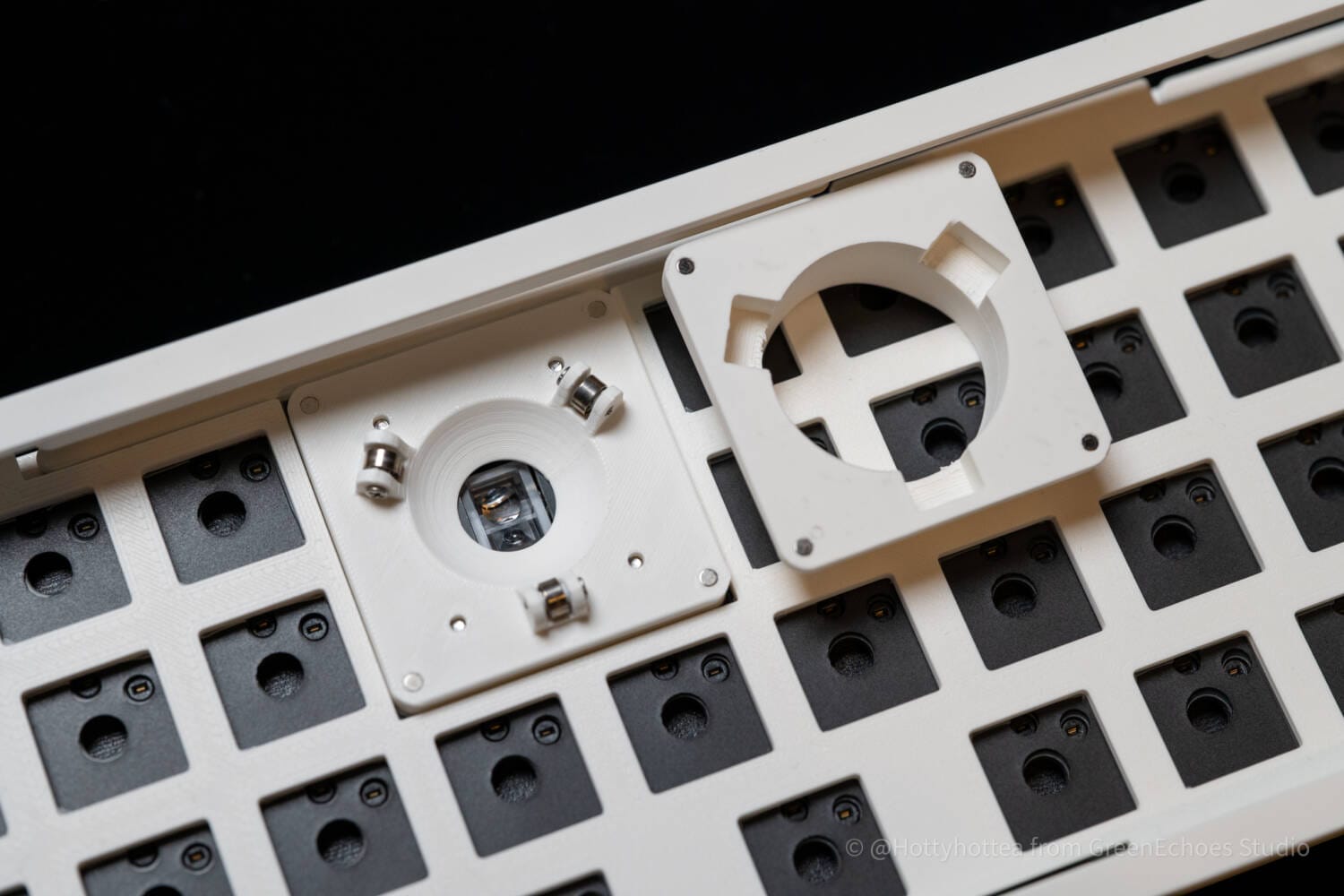 meteorite40レビュー｜30％QAZレイアウトでトラックボールを搭載した