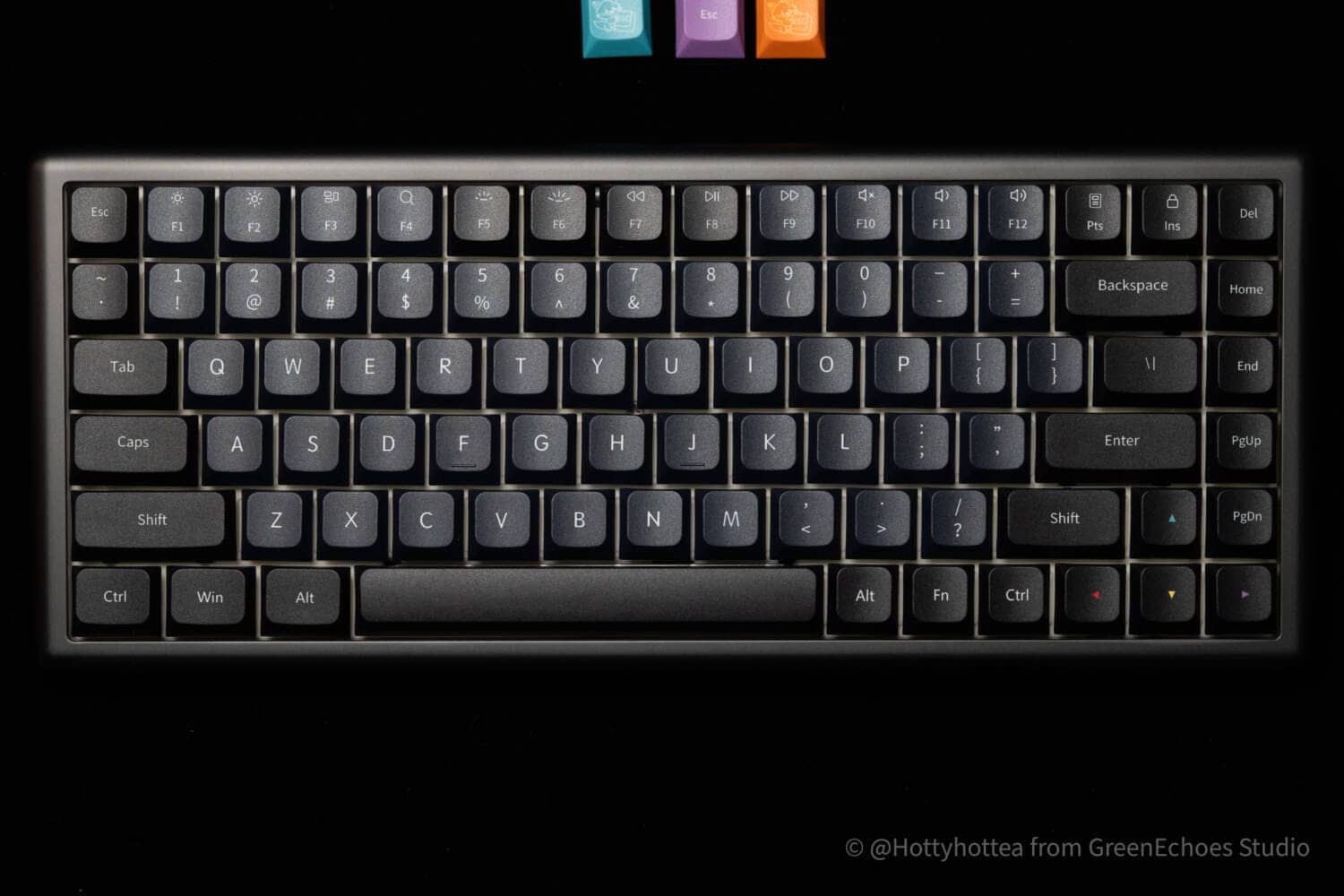 Chosfox VERO75レビュー|曲線美が究極に美しいロープロメカニカルキーボード 2 P1093586