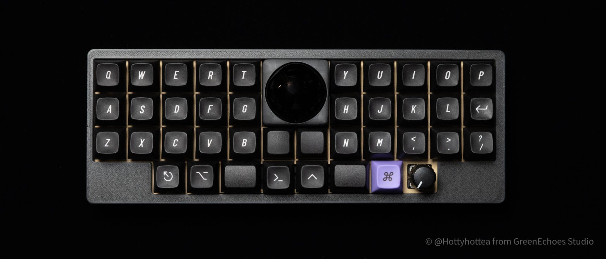 meteorite40レビュー｜30％QAZレイアウトでトラックボールを搭載した